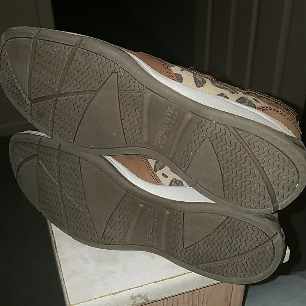 *TODAY ONLY SALES*Sperry Top shoe w/tiger print - Picture 4 of 6